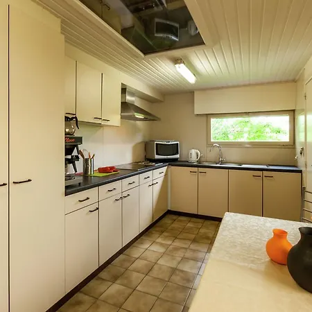 Holiday home In A Quiet Location Nearby The Woods Ruiselede